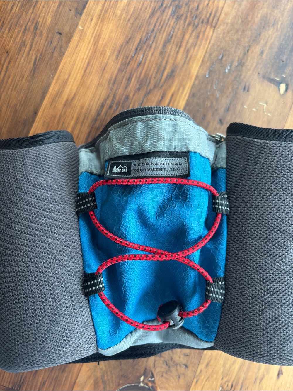 REI double shot hydration waist pack